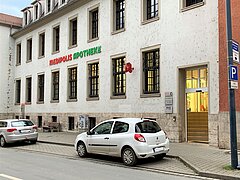 Blick auf den Eingangsbereich der Medipolis Apotheke im Post-Carré